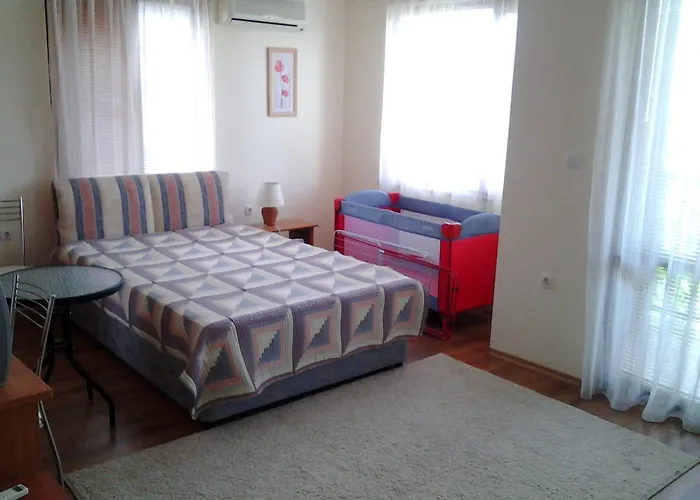 Луксозна вила парадайс бей *